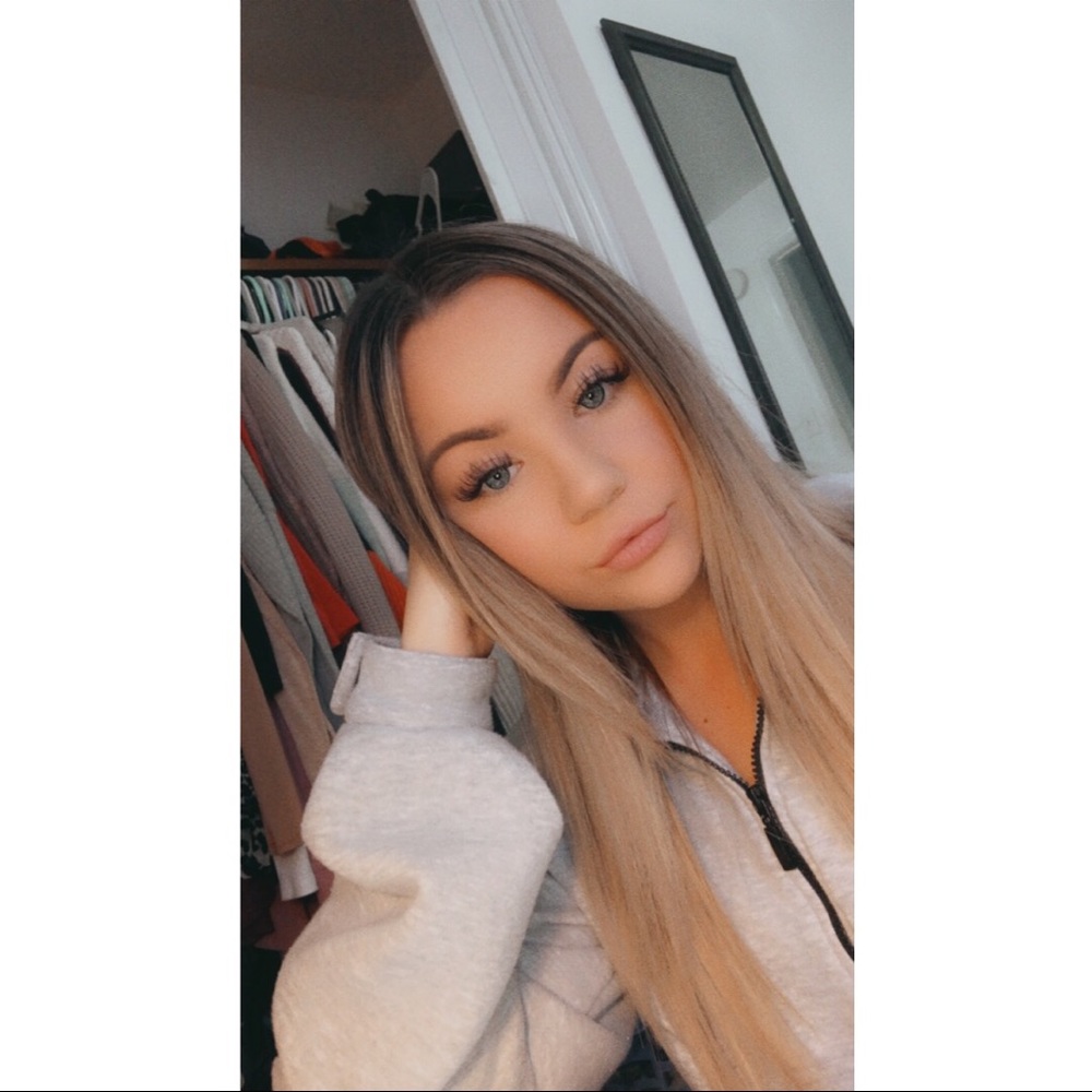 Meet your Posher, Emilee